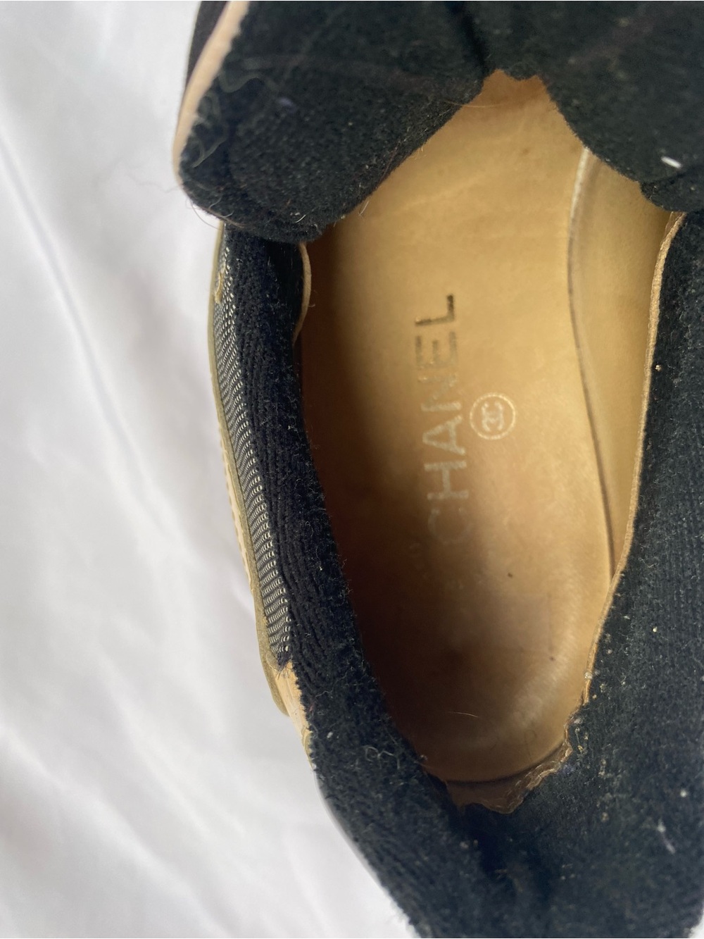 Vintage Chanel CC logo sneakers paten leather womens size 9 lace front FLAWS - Picture 9 of 16